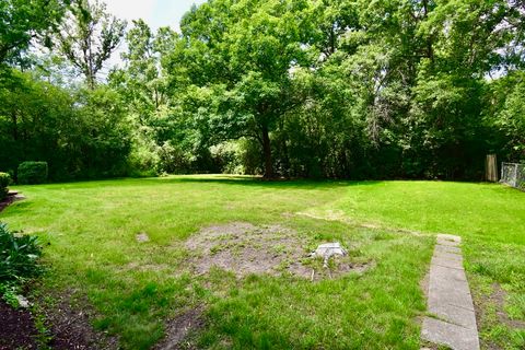 Tiny photo for 26890 N Longwood Road, Lake Forest, IL 60045 (MLS # 12703708)
