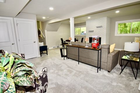 Tiny photo for 26890 N Longwood Road, Lake Forest, IL 60045 (MLS # 12703708)