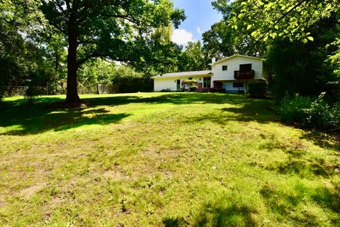 Tiny photo for 26890 N Longwood Road, Lake Forest, IL 60045 (MLS # 12703708)