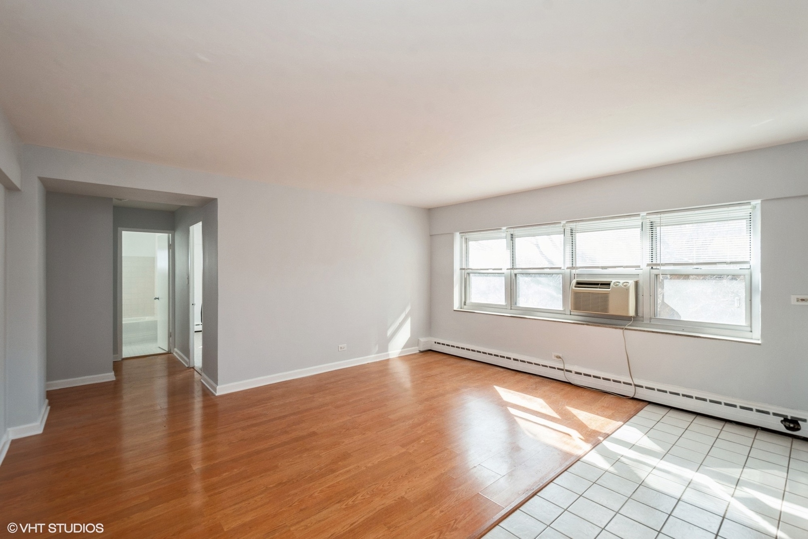 4950 N MARINE Drive 404