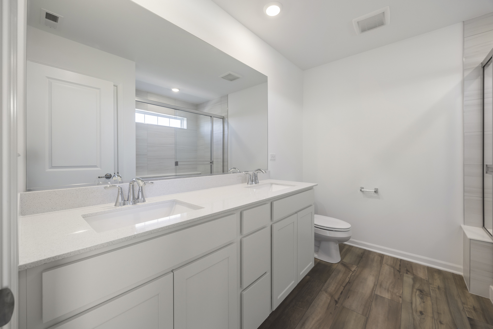 Crystal Lake, Illinois 60012, United States, 3 Bedrooms Bedrooms, ,3 BathroomsBathrooms,Residential,Active,237649