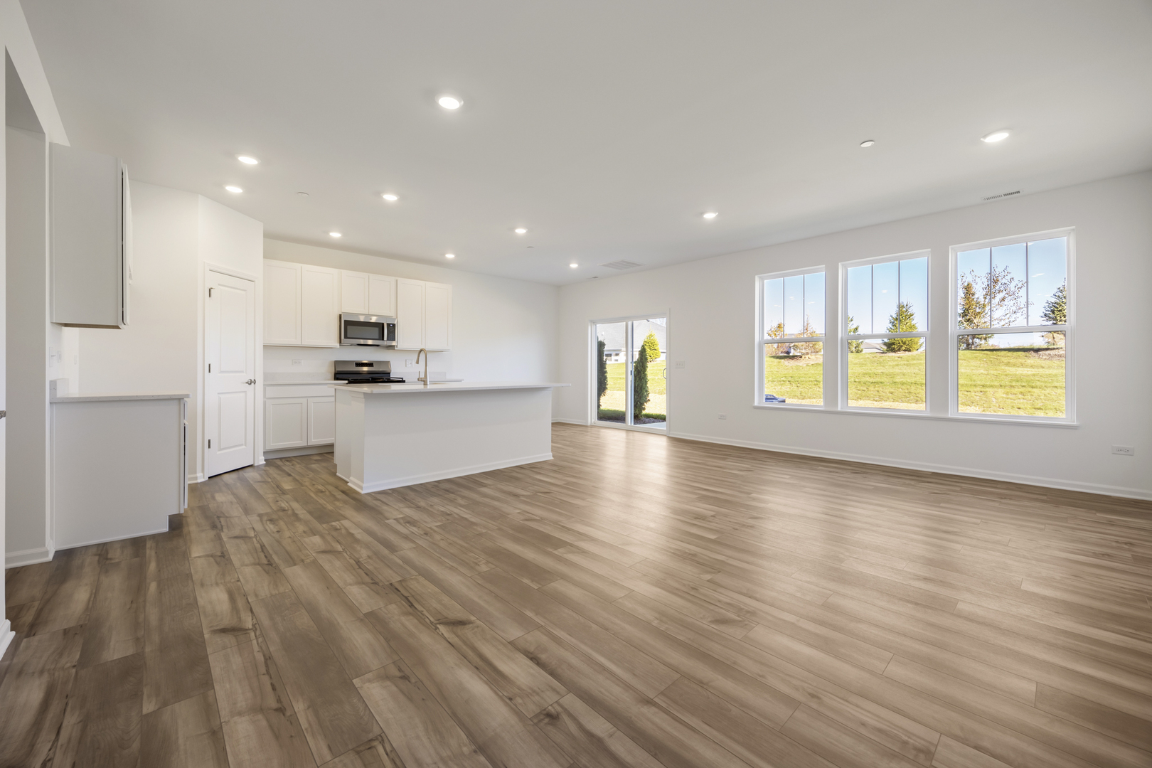 Crystal Lake, Illinois 60012, United States, 3 Bedrooms Bedrooms, ,3 BathroomsBathrooms,Residential,Active,237649