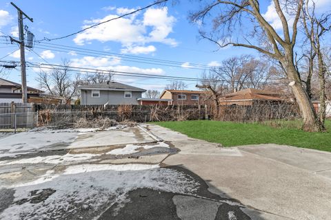 Tiny photo for 15214 Dorchester Avenue, Dolton, IL 60419 (MLS # 12539772)