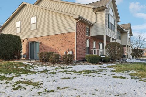 Tiny photo for 12539 S Quinn Drive #402, Alsip, IL 60803 (MLS # 12531904)
