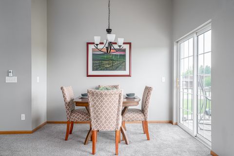 Tiny photo for 2958 Holiday Court #9, Bettendorf, IA 52722 (MLS # 12633235)