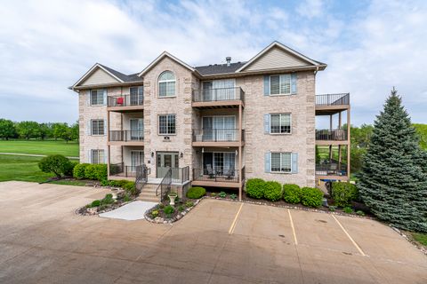 Photo of 2958 Holiday Court #9, Bettendorf, IA 52722 (MLS # 12633235)