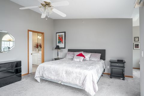 Tiny photo for 2958 Holiday Court #9, Bettendorf, IA 52722 (MLS # 12633235)
