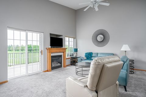 Tiny photo for 2958 Holiday Court #9, Bettendorf, IA 52722 (MLS # 12633235)