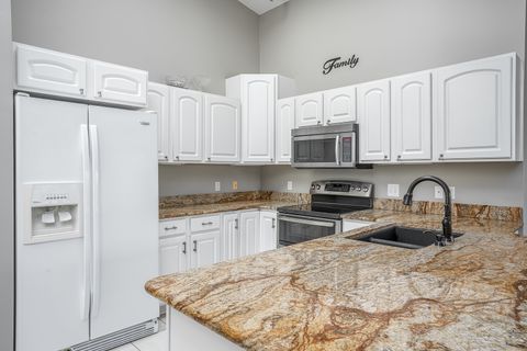 Tiny photo for 2958 Holiday Court #9, Bettendorf, IA 52722 (MLS # 12633235)