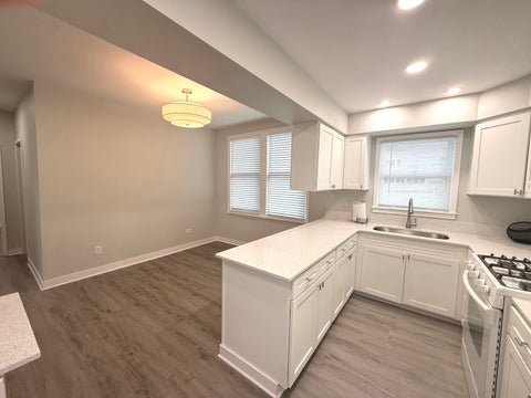 Tiny photo for 236 N Linden Avenue, Westmont, IL 60559 (MLS # 12674485)