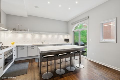 Tiny photo for 1733 S Prairie Avenue, Chicago, IL 60616 (MLS # 12467328)