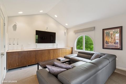 Tiny photo for 1733 S Prairie Avenue, Chicago, IL 60616 (MLS # 12467328)