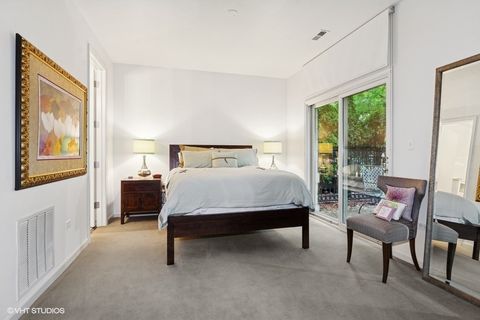 Tiny photo for 1733 S Prairie Avenue, Chicago, IL 60616 (MLS # 12467328)