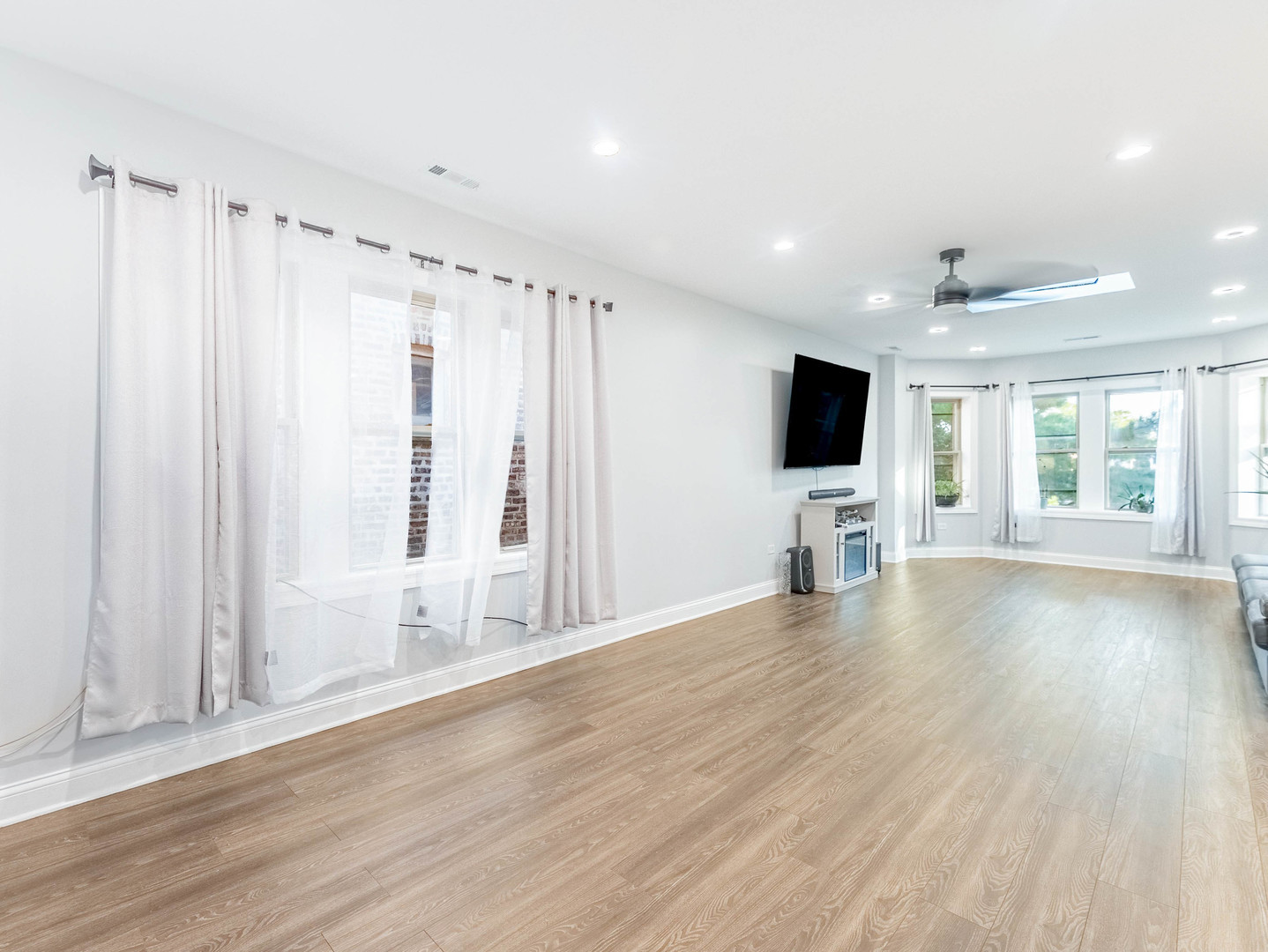 5330 W Drummond Place