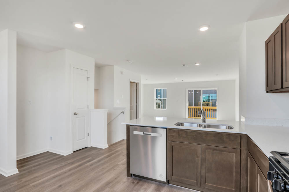 424 Lakeshore Court