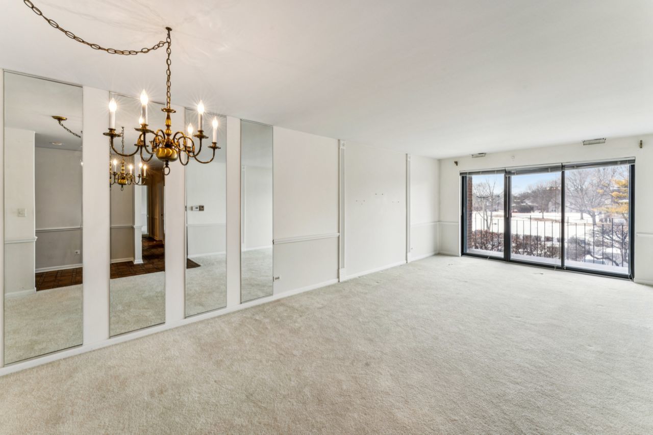 101 Old Oak Drive 216