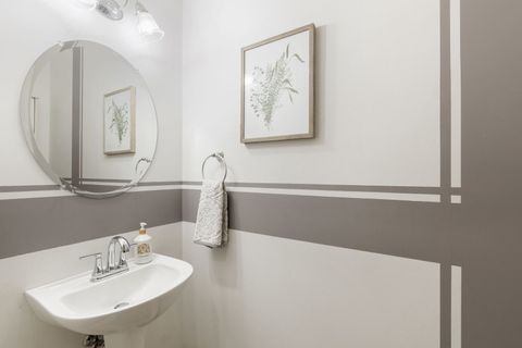 Tiny photo for 77 Johnson Court, North Aurora, IL 60542 (MLS # 12626029)
