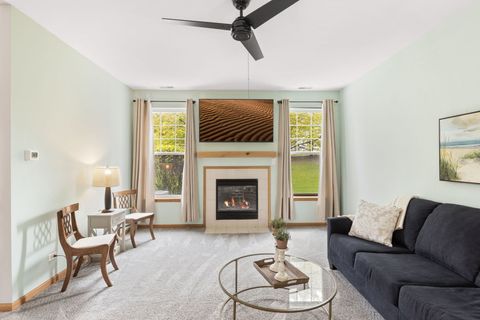 Tiny photo for 77 Johnson Court, North Aurora, IL 60542 (MLS # 12626029)