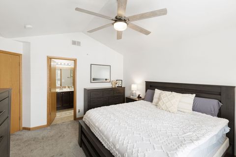 Tiny photo for 77 Johnson Court, North Aurora, IL 60542 (MLS # 12626029)