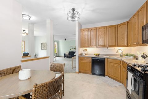 Tiny photo for 77 Johnson Court, North Aurora, IL 60542 (MLS # 12626029)