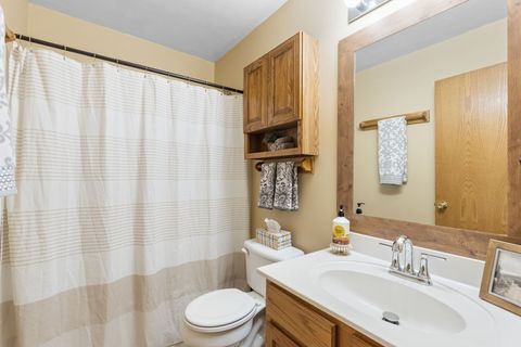 Tiny photo for 77 Johnson Court, North Aurora, IL 60542 (MLS # 12626029)