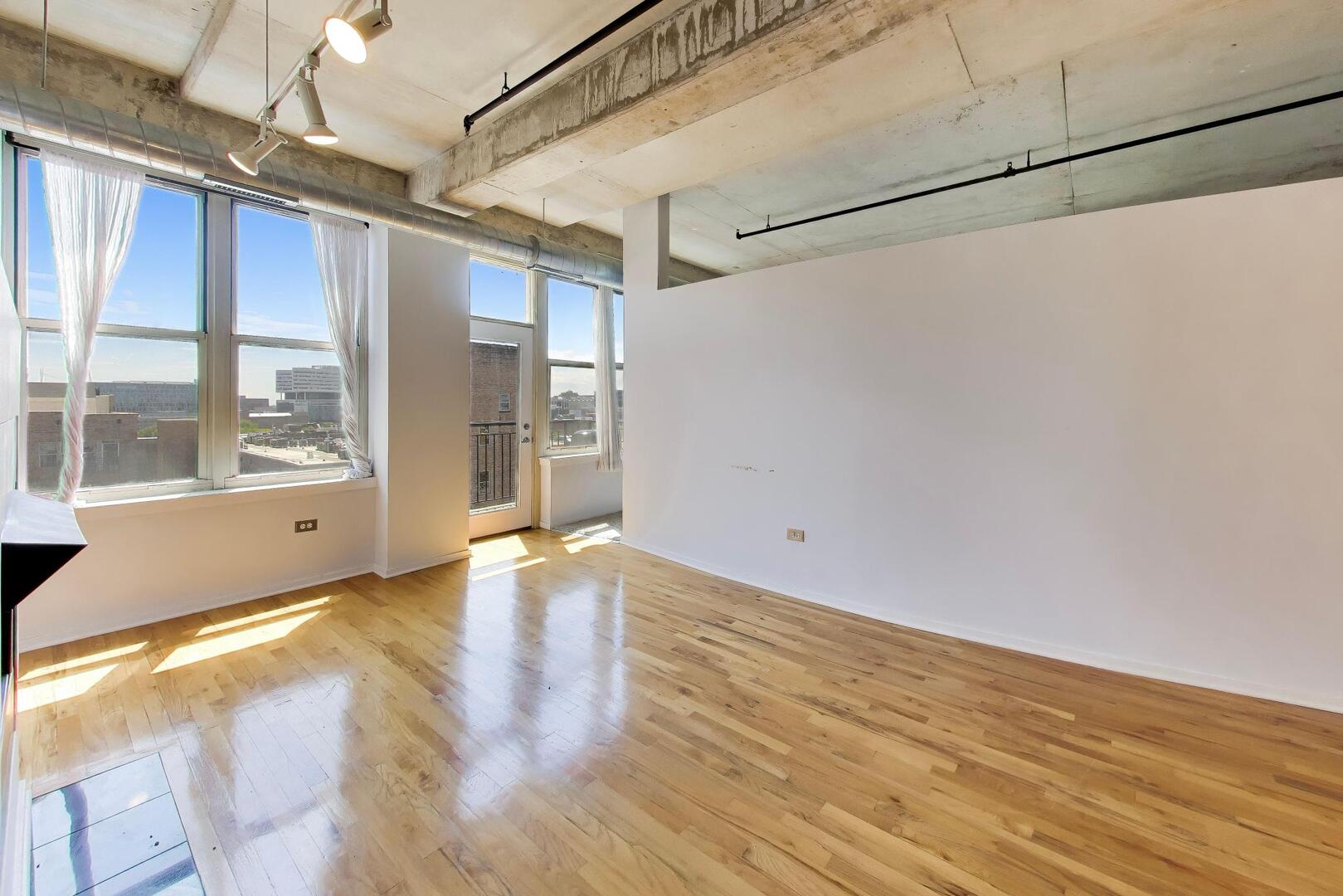 6 S LAFLIN Street 923