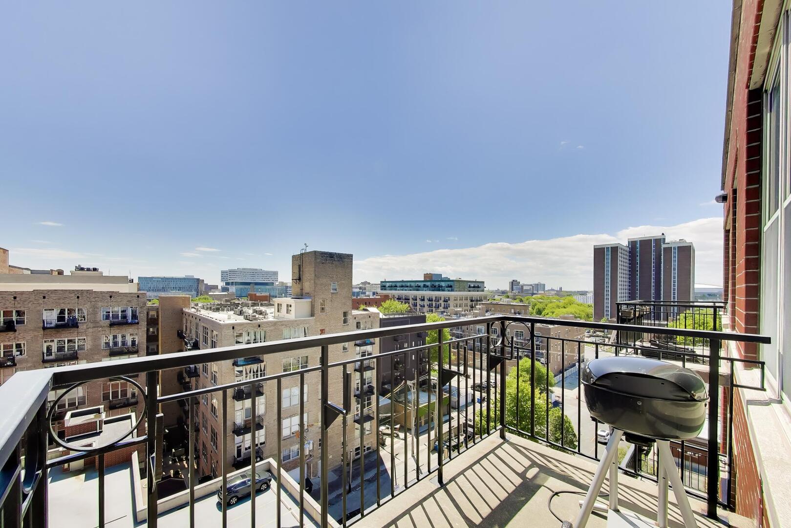 6 S LAFLIN Street 923