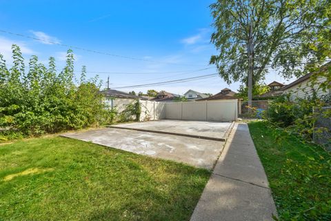 Tiny photo for 8429 S dante Avenue, Chicago, IL 60619 (MLS # 12581262)