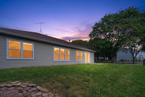 Tiny photo for 650 Wainsford Drive, Hoffman Estates, IL 60169 (MLS # 12767425)
