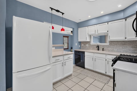 Tiny photo for 650 Wainsford Drive, Hoffman Estates, IL 60169 (MLS # 12767425)