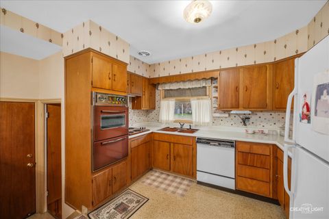 Tiny photo for 1103 Hiawatha Drive, Elgin, IL 60120 (MLS # 12522225)