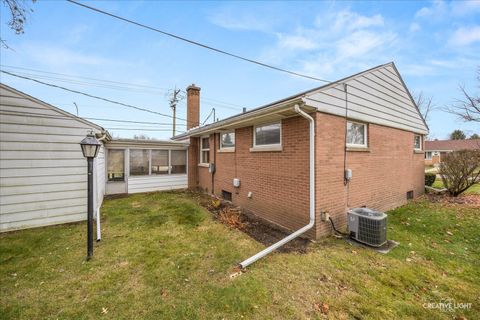 Tiny photo for 1103 Hiawatha Drive, Elgin, IL 60120 (MLS # 12522225)