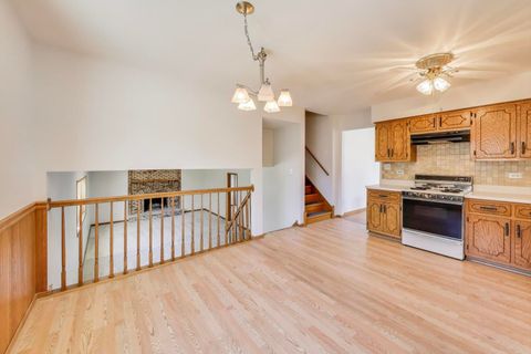 Tiny photo for 11242 S Avon Avenue, Alsip, IL 60803 (MLS # 12516072)