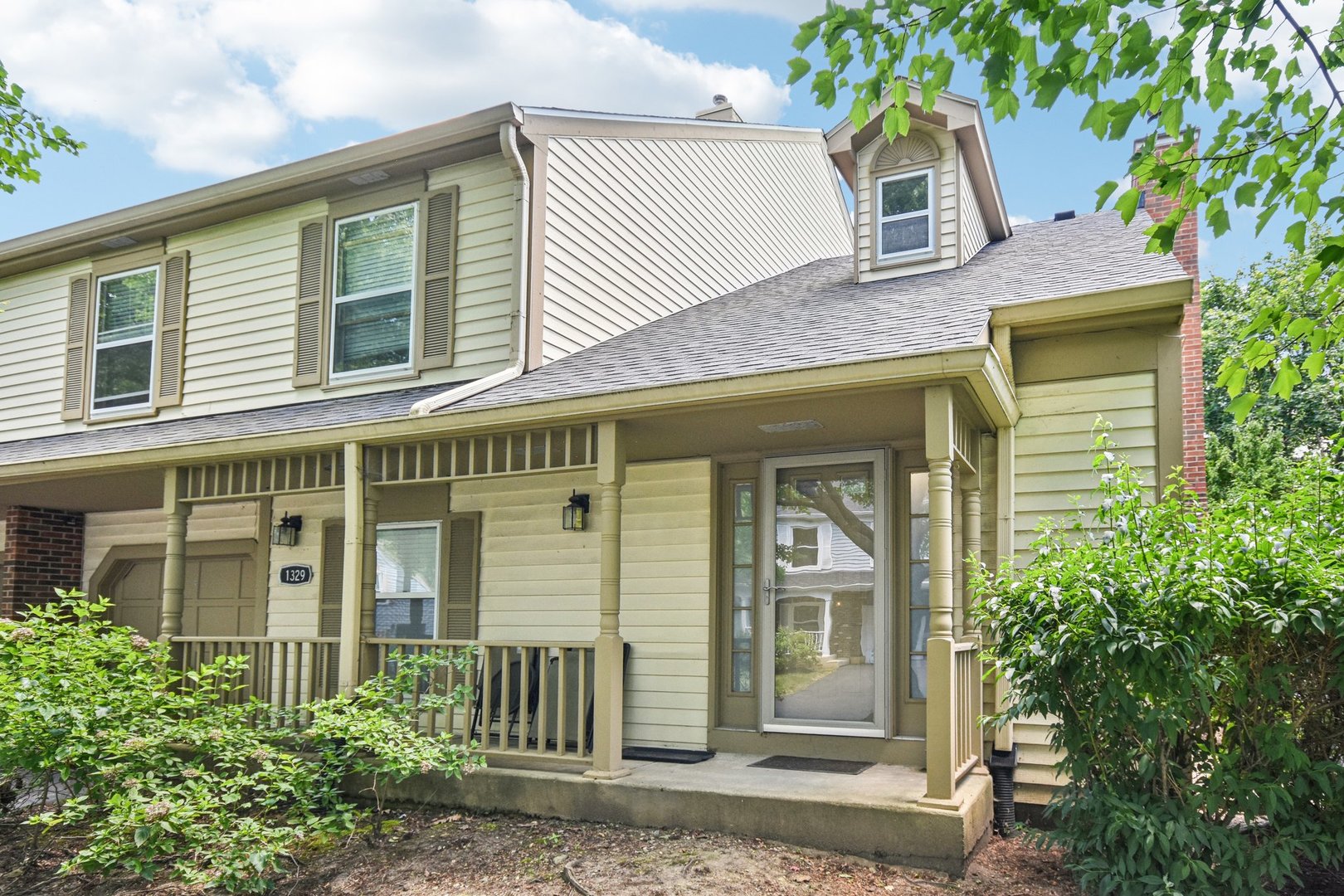 1329 Queensgreen Circle