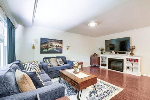 Tiny photo for 1410 W Sherwin Avenue #B, Chicago, IL 60626 (MLS # 12775313)