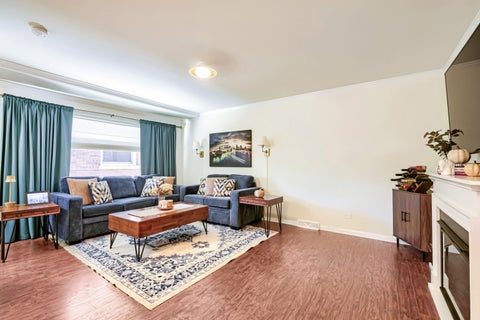 Tiny photo for 1410 W Sherwin Avenue #B, Chicago, IL 60626 (MLS # 12775313)