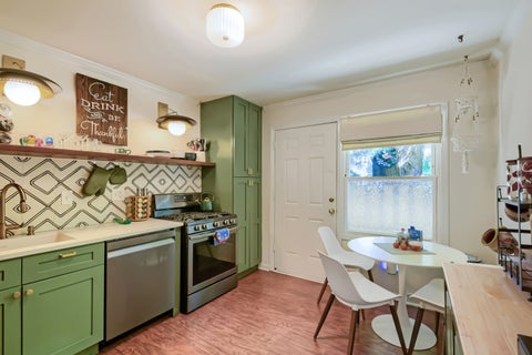 Tiny photo for 1410 W Sherwin Avenue #B, Chicago, IL 60626 (MLS # 12775313)
