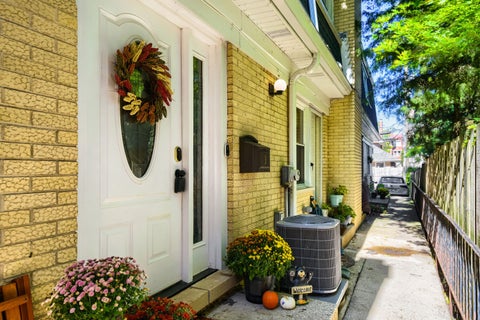 Photo of 1410 W Sherwin Avenue #B, Chicago, IL 60626 (MLS # 12775313)