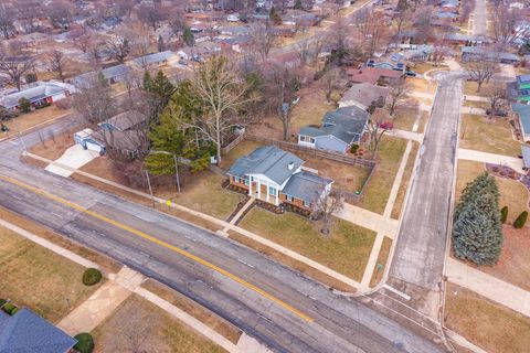 Tiny photo for 1302 E Vernon Avenue, Normal, IL 61761 (MLS # 12569745)