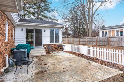 Tiny photo for 1302 E Vernon Avenue, Normal, IL 61761 (MLS # 12569745)