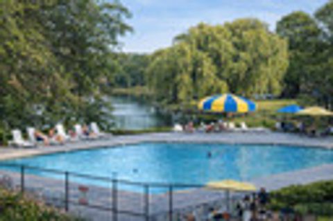 Tiny photo for 9456 Bay Colony Drive #2N, Des Plaines, IL 60016 (MLS # 12593248)