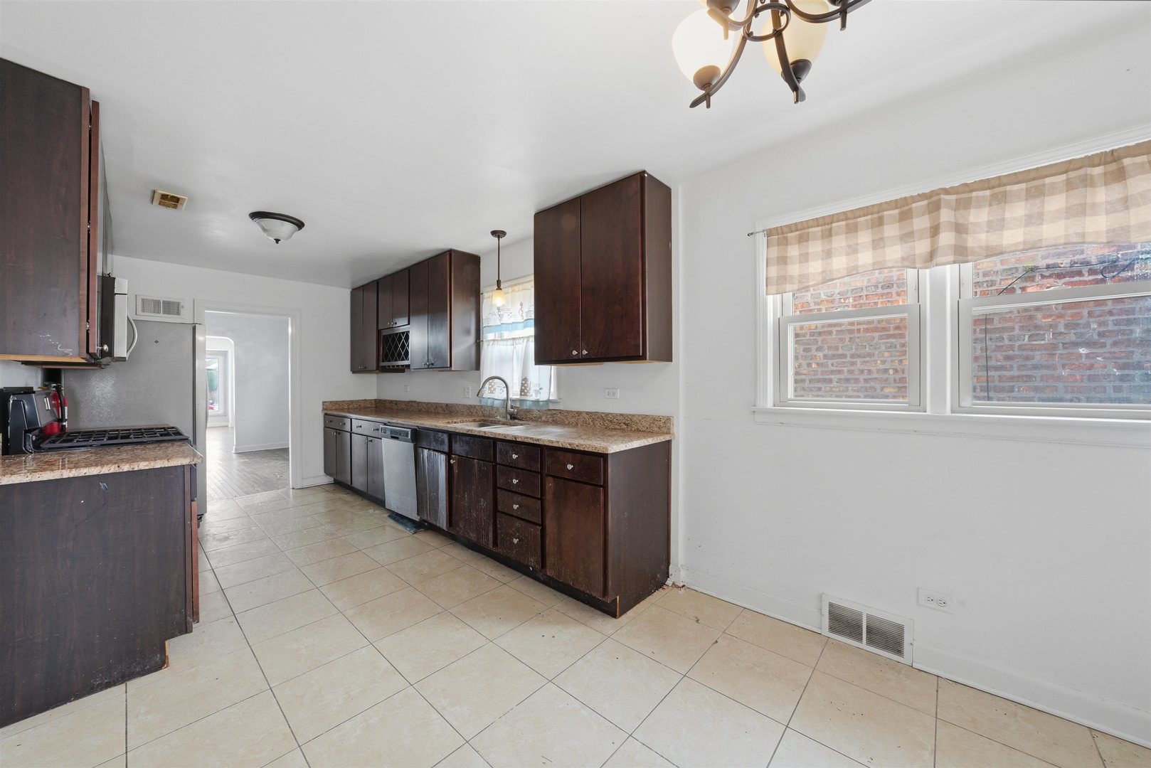 8818 S Merrill Avenue