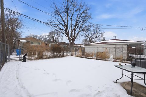 Tiny photo for 8818 S Merrill Avenue, Chicago, IL 60617 (MLS # 12562446)