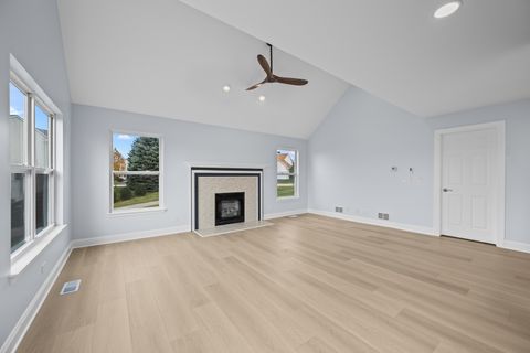 Tiny photo for 400 Diamond Back Way, Algonquin, IL 60102 (MLS # 12516809)