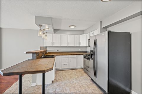 Tiny photo for 7234 W North Avenue #1608, Elmwood Park, IL 60707 (MLS # 12522593)