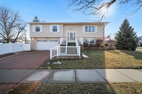 1101 S LAVERGNE Drive Mount Prospect IL 60056