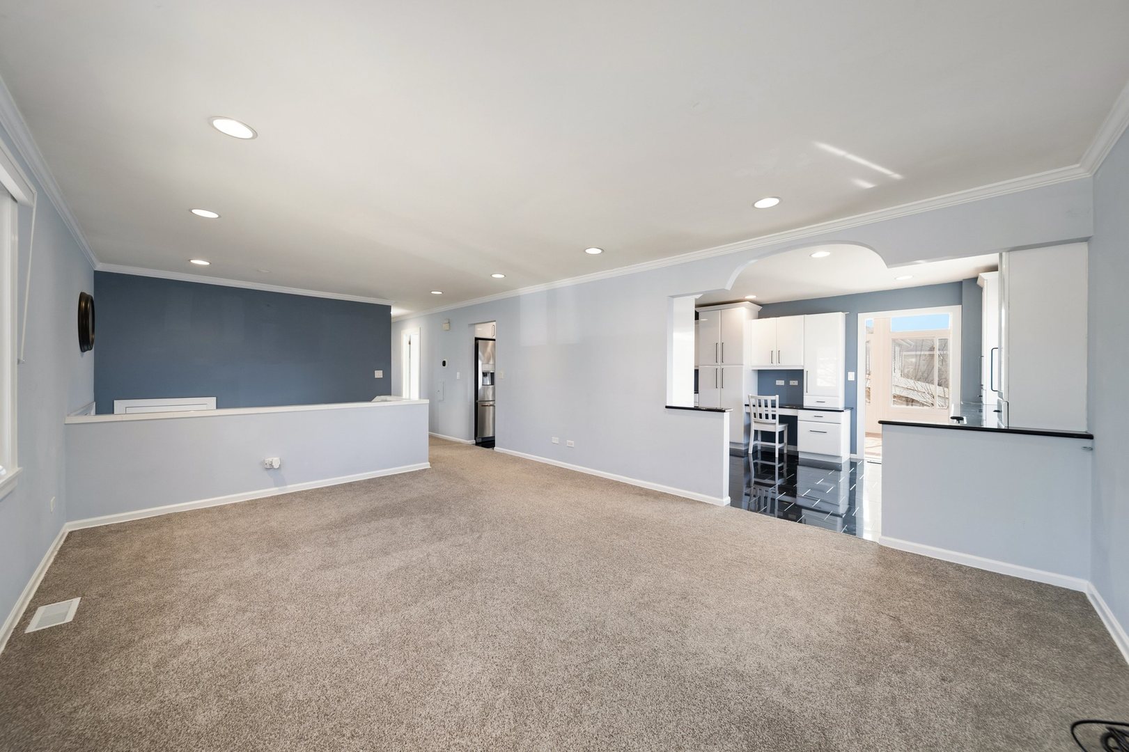 1101 S LAVERGNE Drive