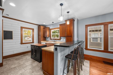 Tiny photo for 344 W GARFIELD Street, Davenport, IA 52803 (MLS # QC4268745)