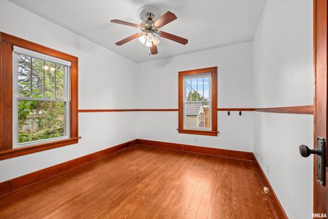 Tiny photo for 344 W GARFIELD Street, Davenport, IA 52803 (MLS # QC4268745)