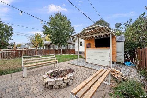 Tiny photo for 344 W GARFIELD Street, Davenport, IA 52803 (MLS # QC4268745)